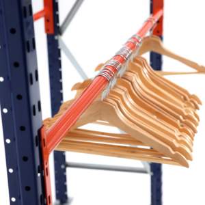 Estanteria para prenda colgada vista perchas colgadas